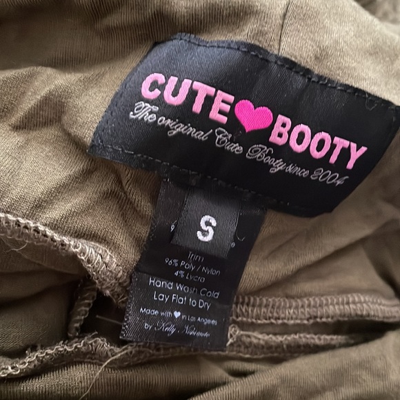 CUTE 💖 BOOTY olive green pants - Picture 2 of 2